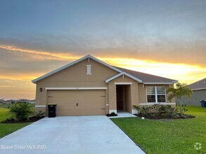 Building Photo - 388 Guinevere Dr SW