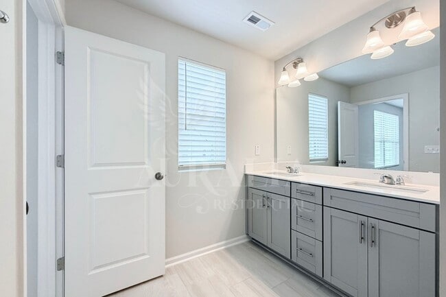 Building Photo - 3018 Brellon Ln