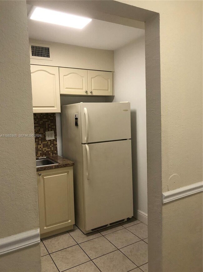 Foto del edificio - 9467 SW 76th St