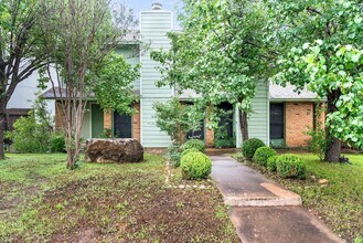 Building Photo - 3222 Tamarron Blvd