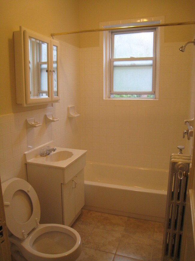 Sample bath - 24 Jersey Street, Bloomfield