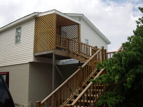 Building Photo - 141 Sidney Ln