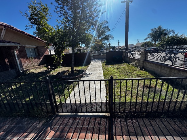 Foto del edificio - 7215 Del rosa