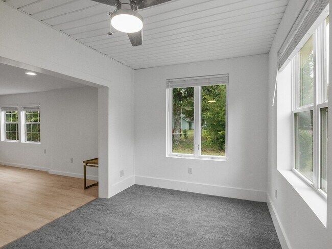 Foto del edificio - 1572 Cedar St