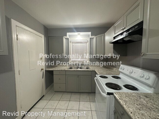 Building Photo - 2 br, 1 bath House - 3155 Given Ave.