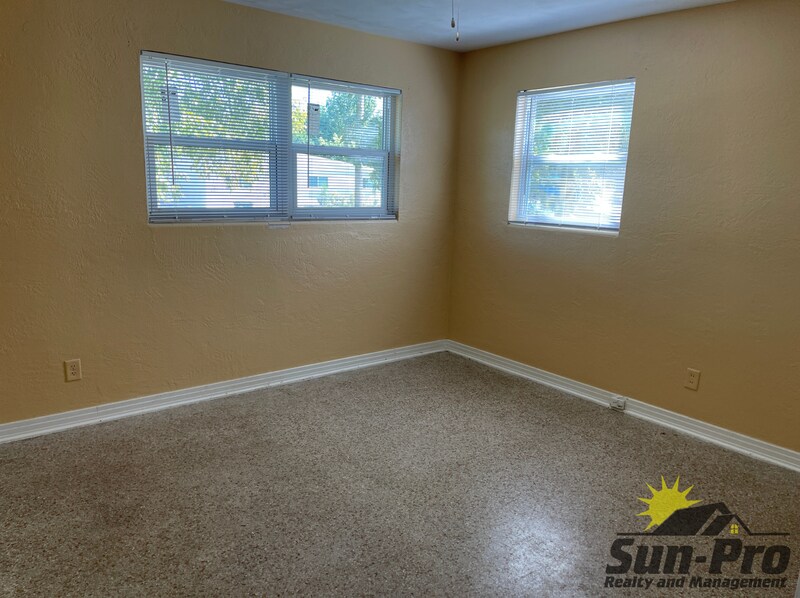 Primary Photo - 1320 Imperial Dr