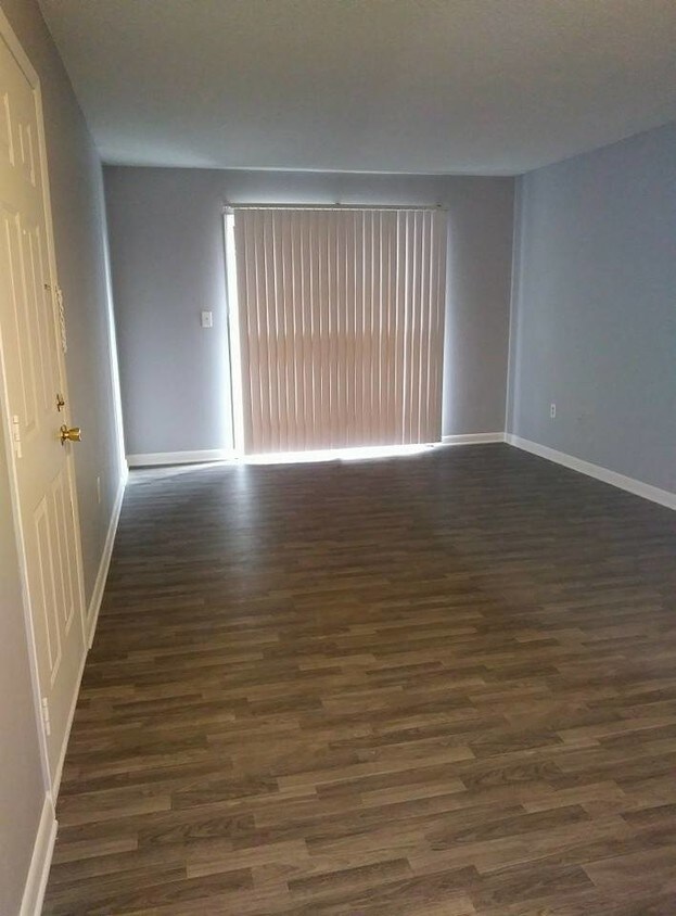 Foto principal - 100 Regal Flats Drive