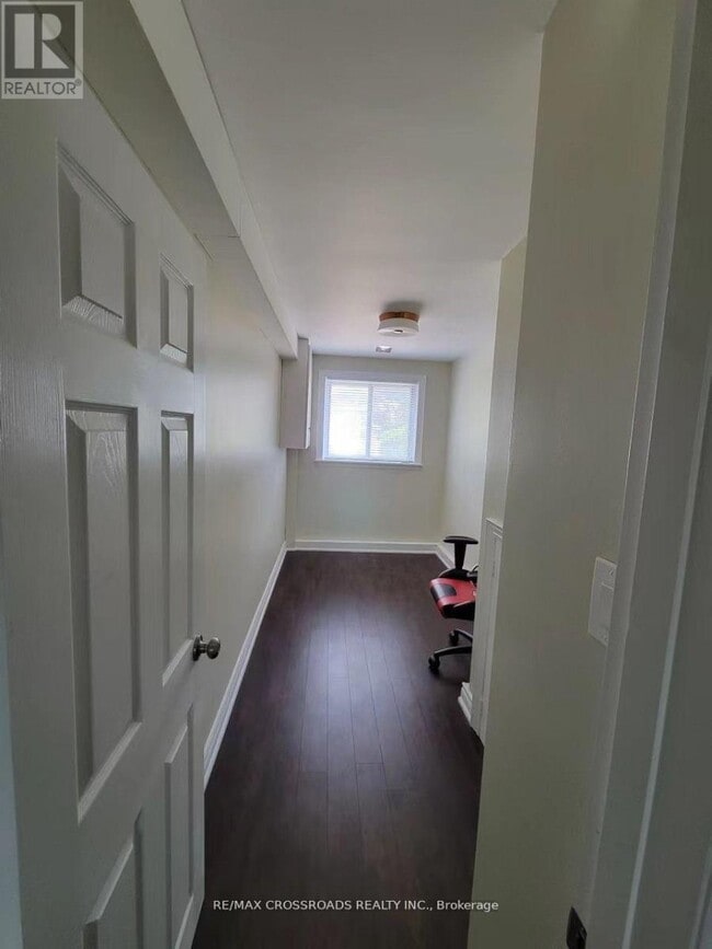 Building Photo - 17 Linwood Ave