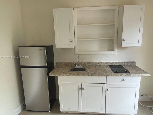 Building Photo - 12520 W Randall Park Dr