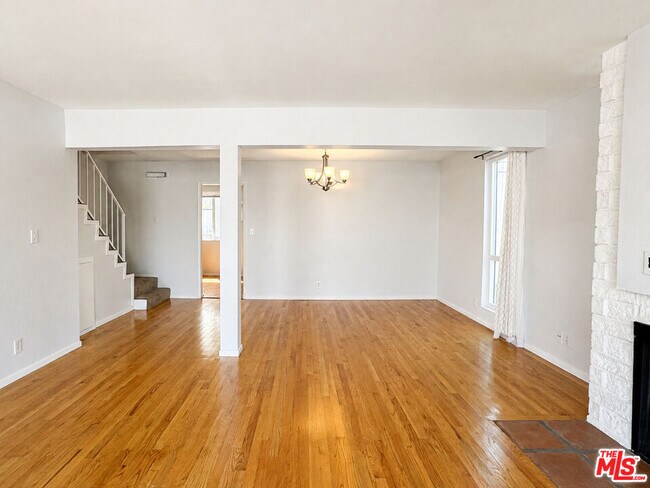 Foto del edificio - 3668 Hughes Ave