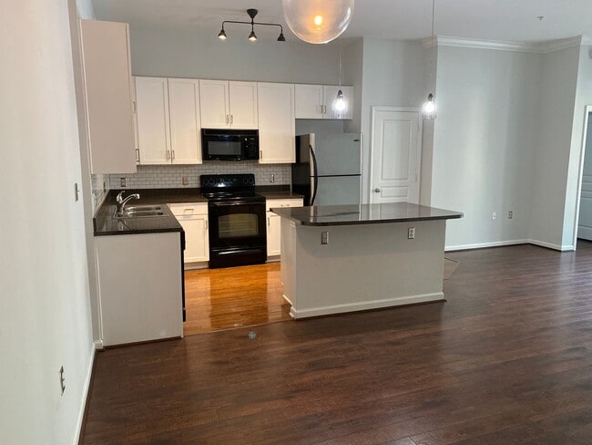 Foto del edificio - Ghent Condo with Secured Entry and Parking...