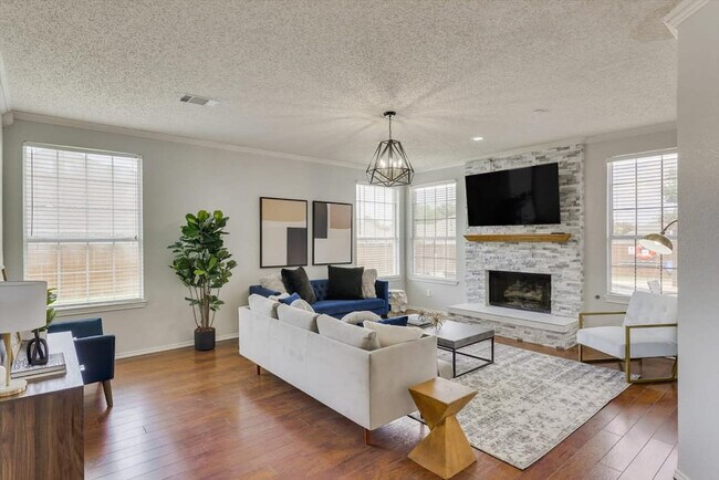 Foto del edificio - 7402 Brookhaven Dr