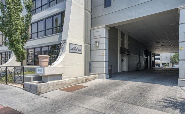 Foto del edificio - 450 N Arlington Ave