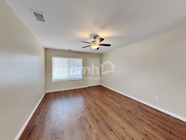 Foto del edificio - 4338 Orleans Ct