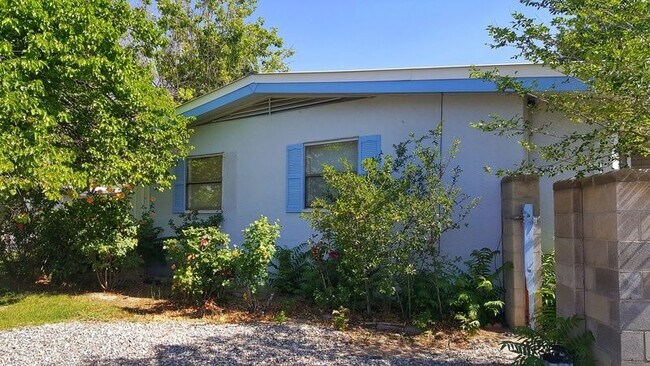 Building Photo - Garden lover?