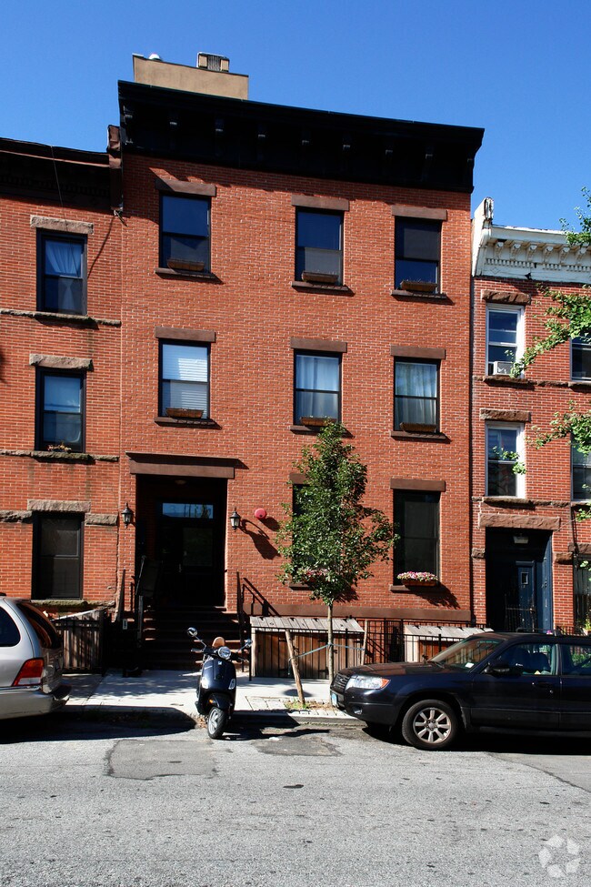 Building Photo - 378 12th St