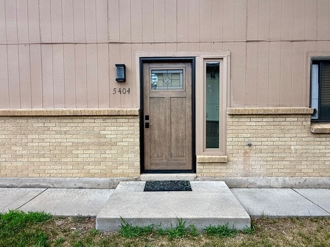 Building Photo - 7309 W Hampden Ave