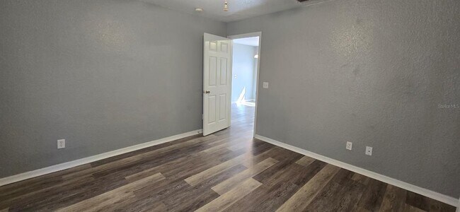 Foto del edificio - 5496 NW 57th Ave