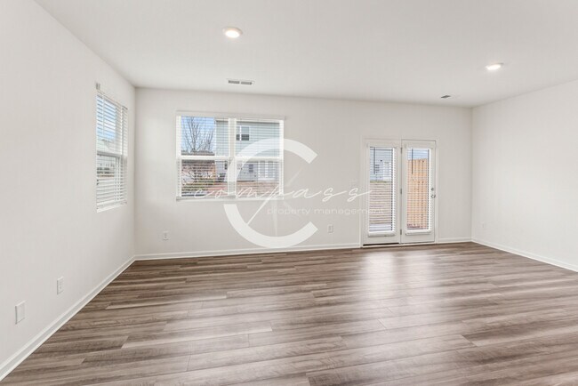 Building Photo - 412 Kings Cross Wy