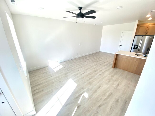 Building Photo - Brand NEW Palisch Townhome in Petrosa - Cl...