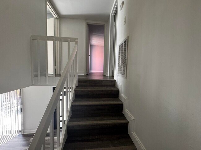 Foto del edificio - 3333 Meridian Way N