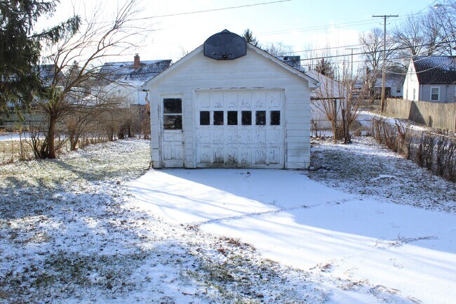 Building Photo - 1749 Piedmont Rd