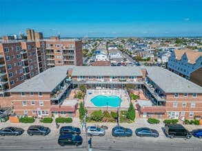 Building Photo - 765 Shore Rd