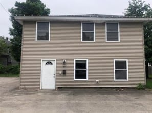Building Photo - 381 Marlboro St