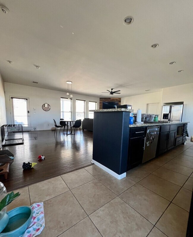 Foto del edificio - Charming , Single story 3 Bedroom , 2 Bath Home!