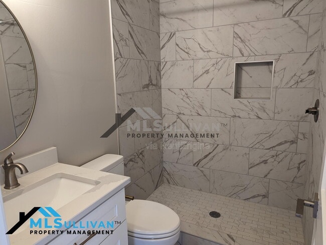 Building Photo - 2414 Albany St