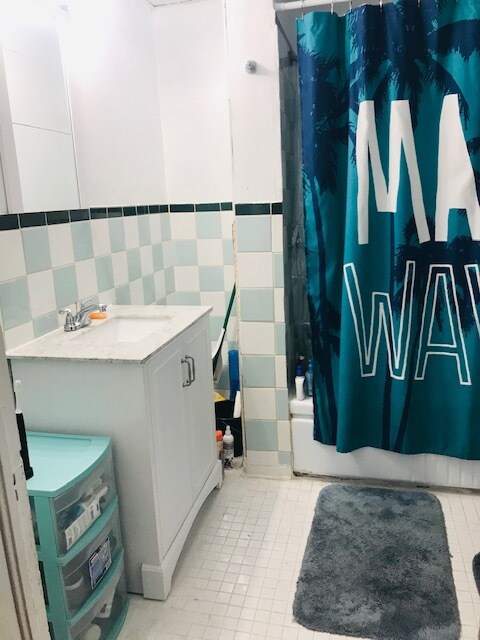 Building Photo - 2216 W 24th St