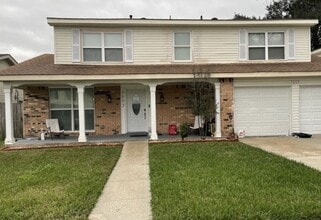 Building Photo - 3805 N Deerwood Dr