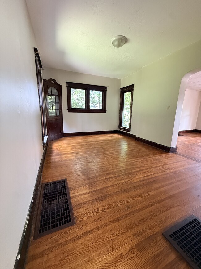 Foto del edificio - 430 Elmwood Pl