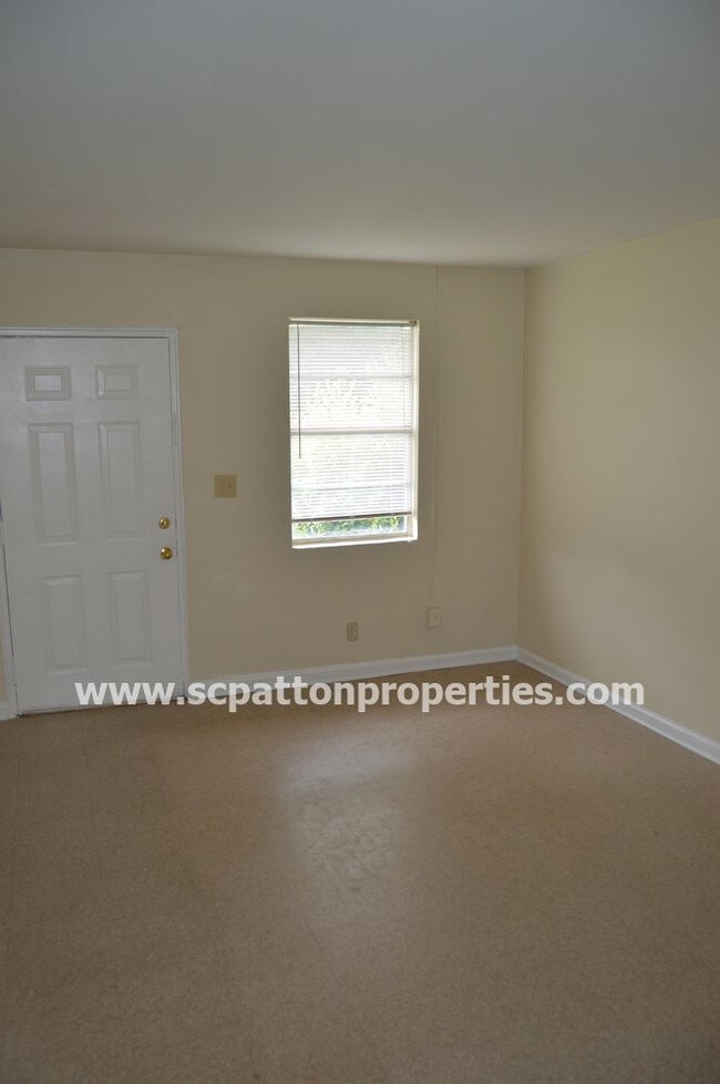 Foto del edificio - Eau Claire Apartment