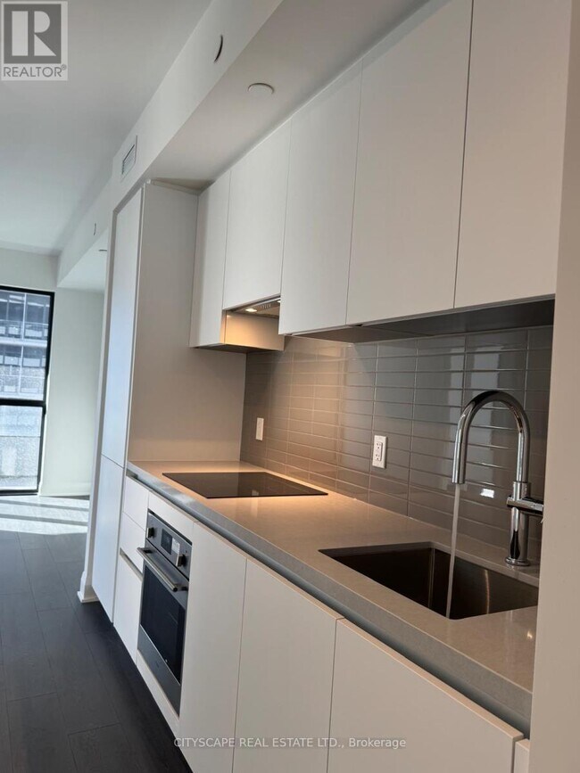 Photo du bâtiment - 2 Erskine Rd