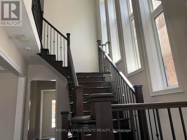 Building Photo - 38 Hayeraft St