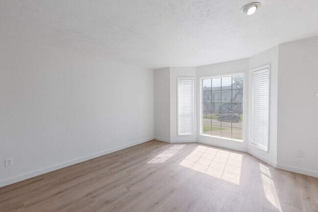 Foto del edificio - 5721 Brentwood Meadows Cir