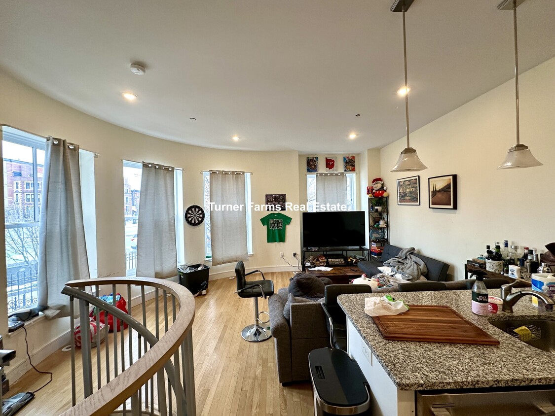 Foto principal - 877 Beacon St