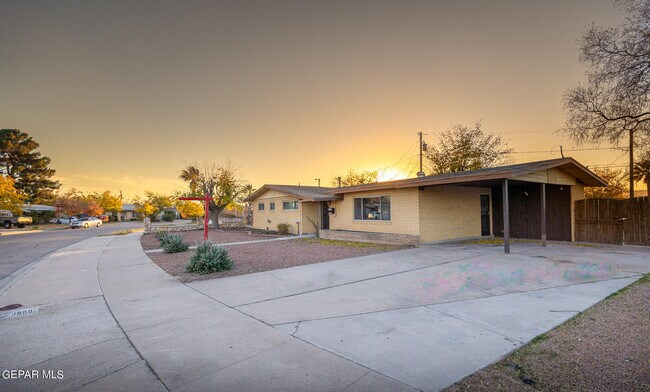 Building Photo - 1509 Nueces Way
