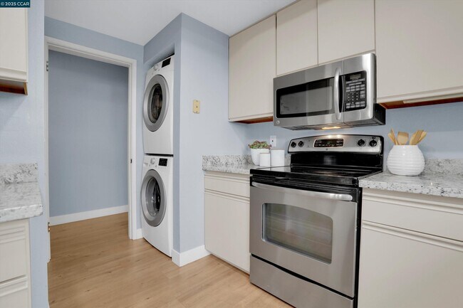 Foto del edificio - 2725 Oak Rd