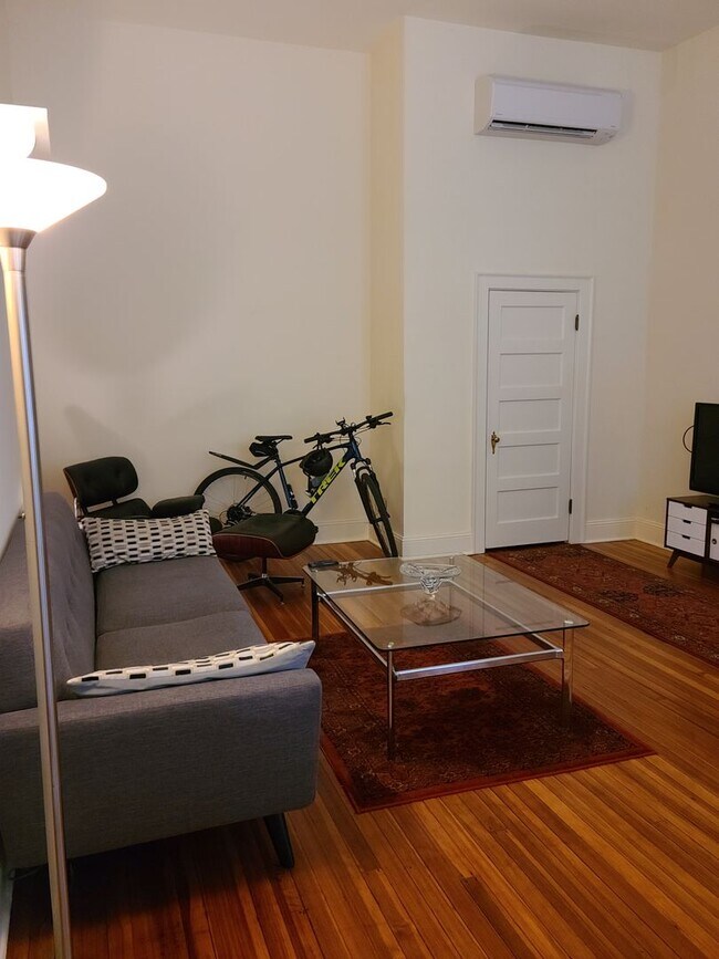 Foto del edificio - Charming Unit on Church St.