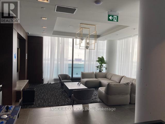 Photo du bâtiment - 950-4950 Portage Pkwy