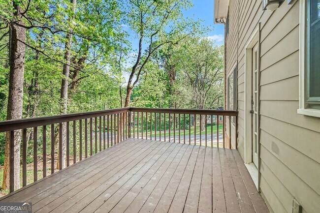 Building Photo - 1527 Ridgewood Dr SW