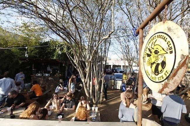 Foto del edificio - 1601 E 5th St.