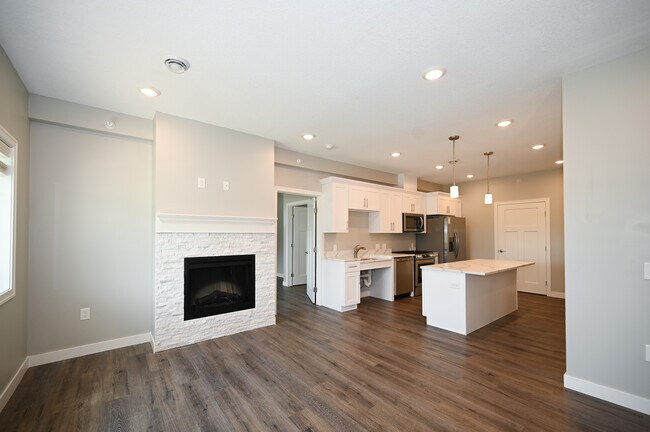 2 habitaciones, 2 baños (adaptado) - Stone Haven Townhomes