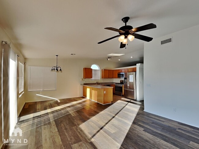 Building Photo - 4230 S Mayberry Pl