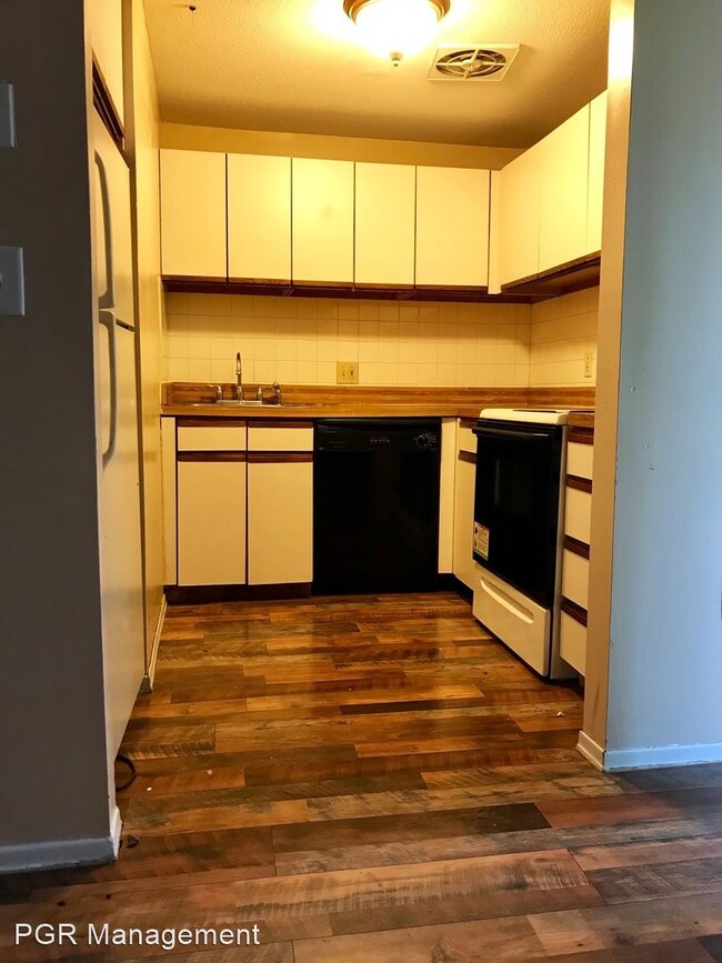 Building Photo - 2 br, 1 bath House - 46 Burgundy Hill Lane