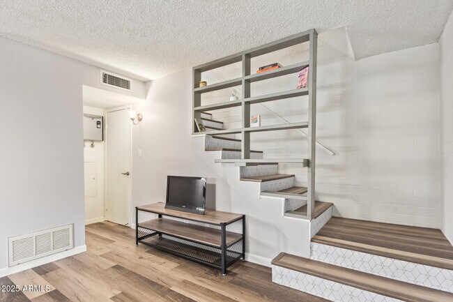 Foto del edificio - 8538 E Portland St