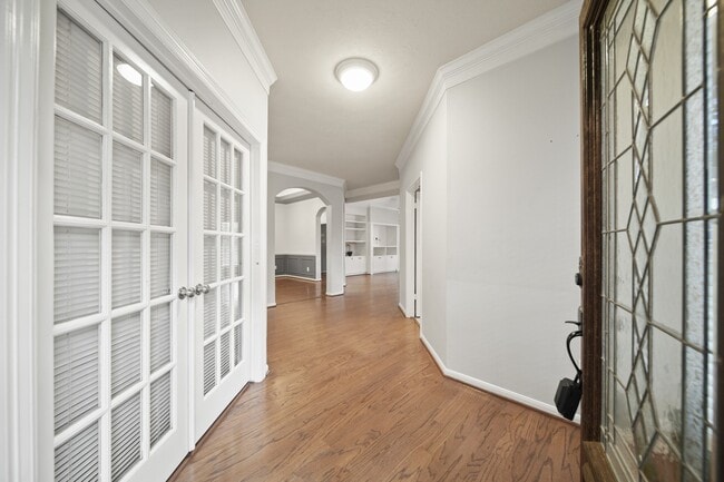 Building Photo - 6402 Parkriver Crossing