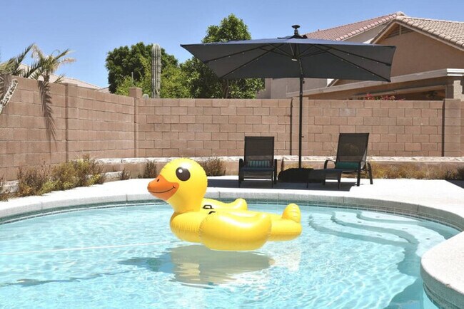 Foto del edificio - Beautifully Decorated Home|Avondale|Privat...